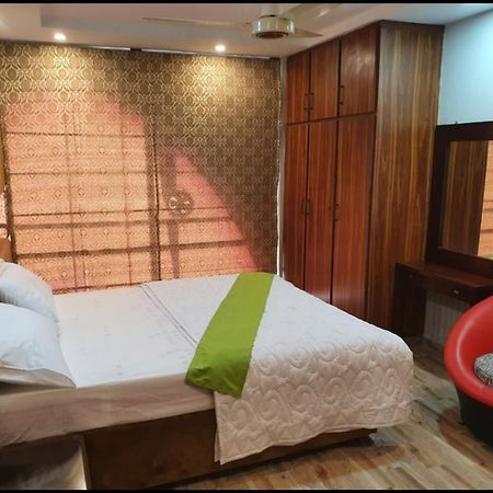 Hak Mall Suites And Apartments Rawalpindi Eksteriør billede