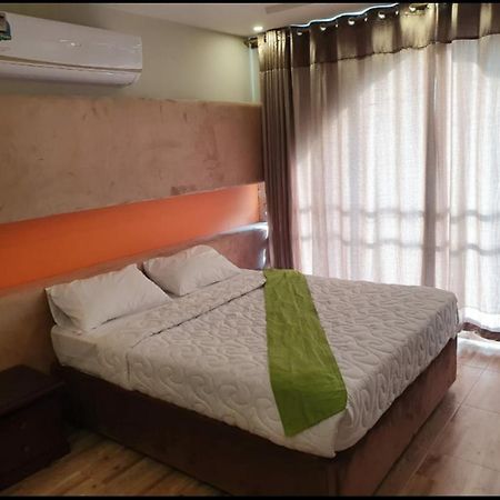 Hak Mall Suites And Apartments Rawalpindi Eksteriør billede