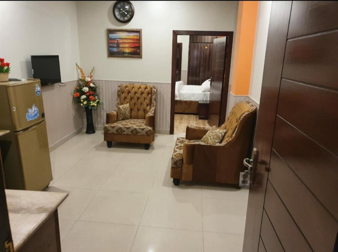 Hak Mall Suites And Apartments Rawalpindi Eksteriør billede