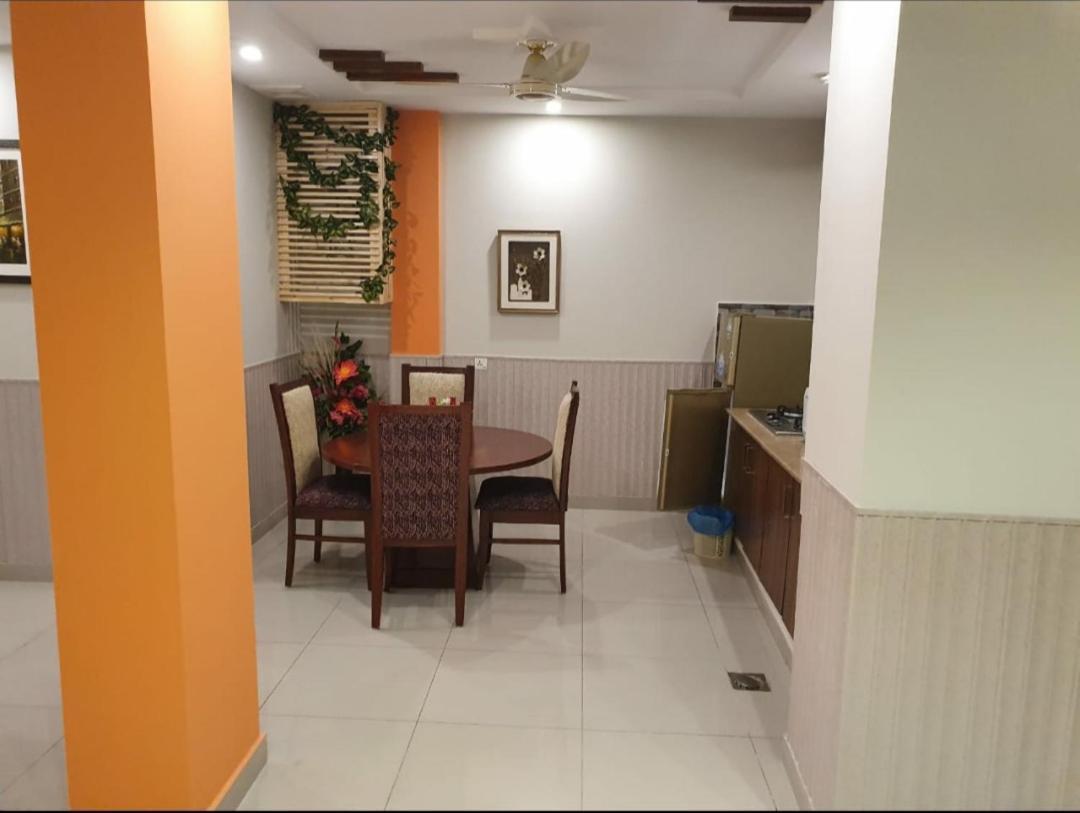 Hak Mall Suites And Apartments Rawalpindi Eksteriør billede