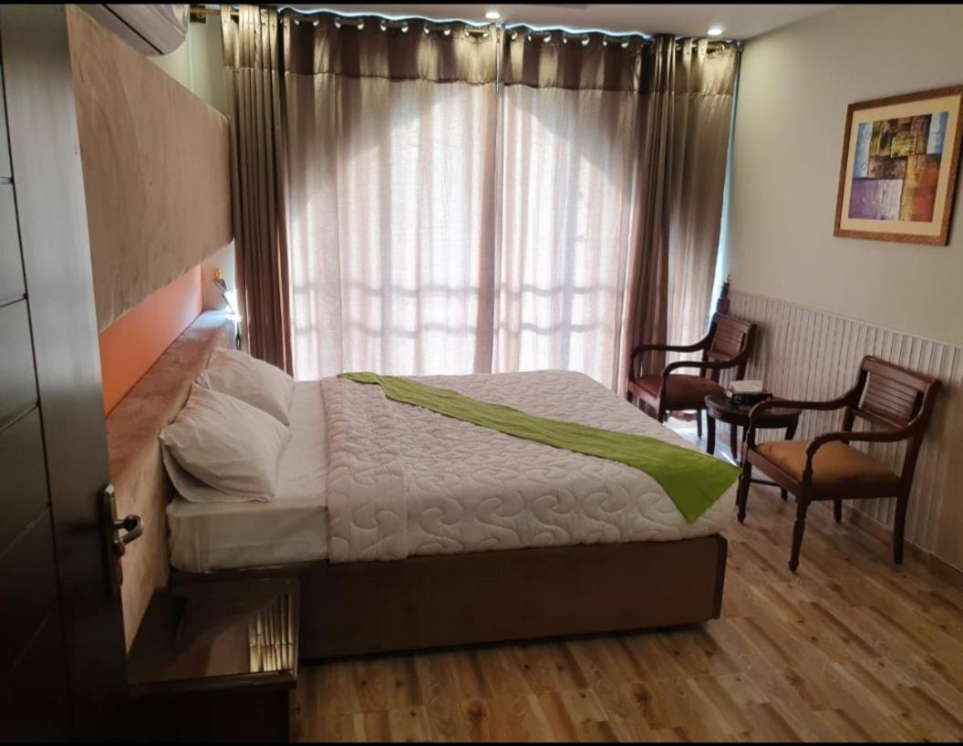 Hak Mall Suites And Apartments Rawalpindi Eksteriør billede