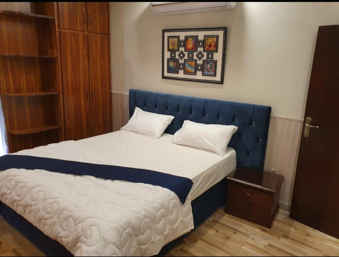 Hak Mall Suites And Apartments Rawalpindi Eksteriør billede