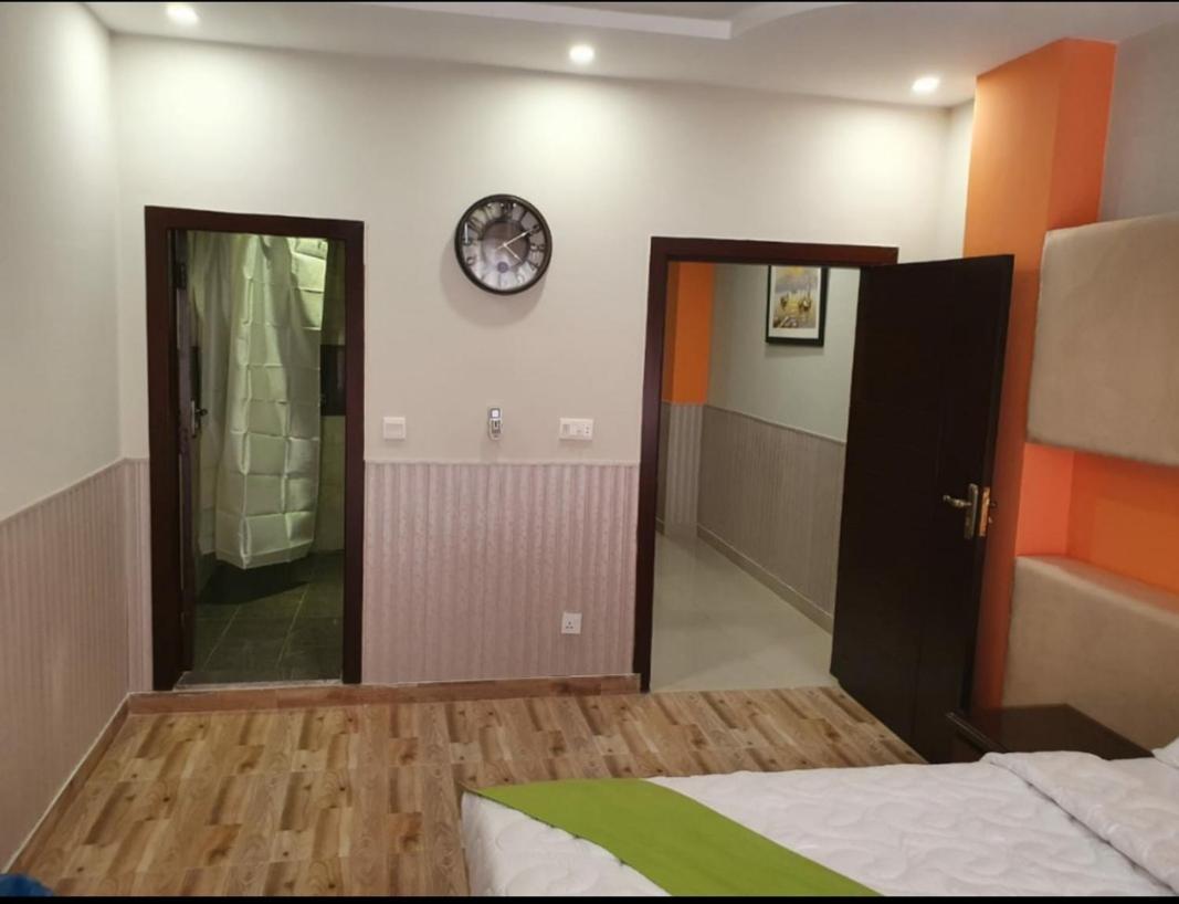 Hak Mall Suites And Apartments Rawalpindi Eksteriør billede